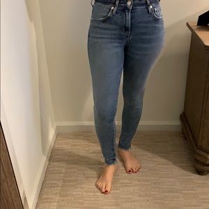 A Golde Skinny Jeans with Unfinished Hem